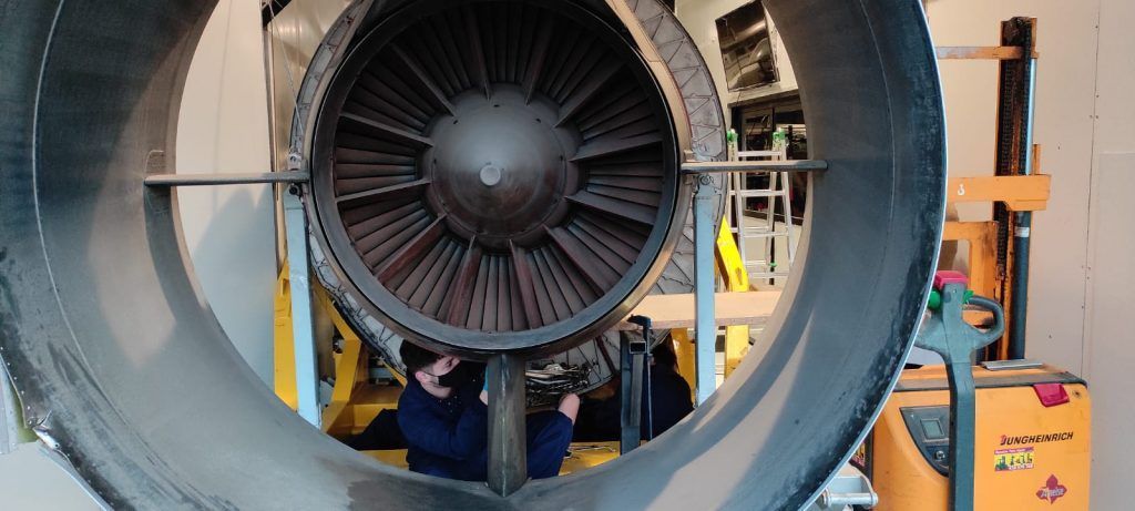 tecnico superior mantenimiento aeromecanico de aviones con motor de turbina