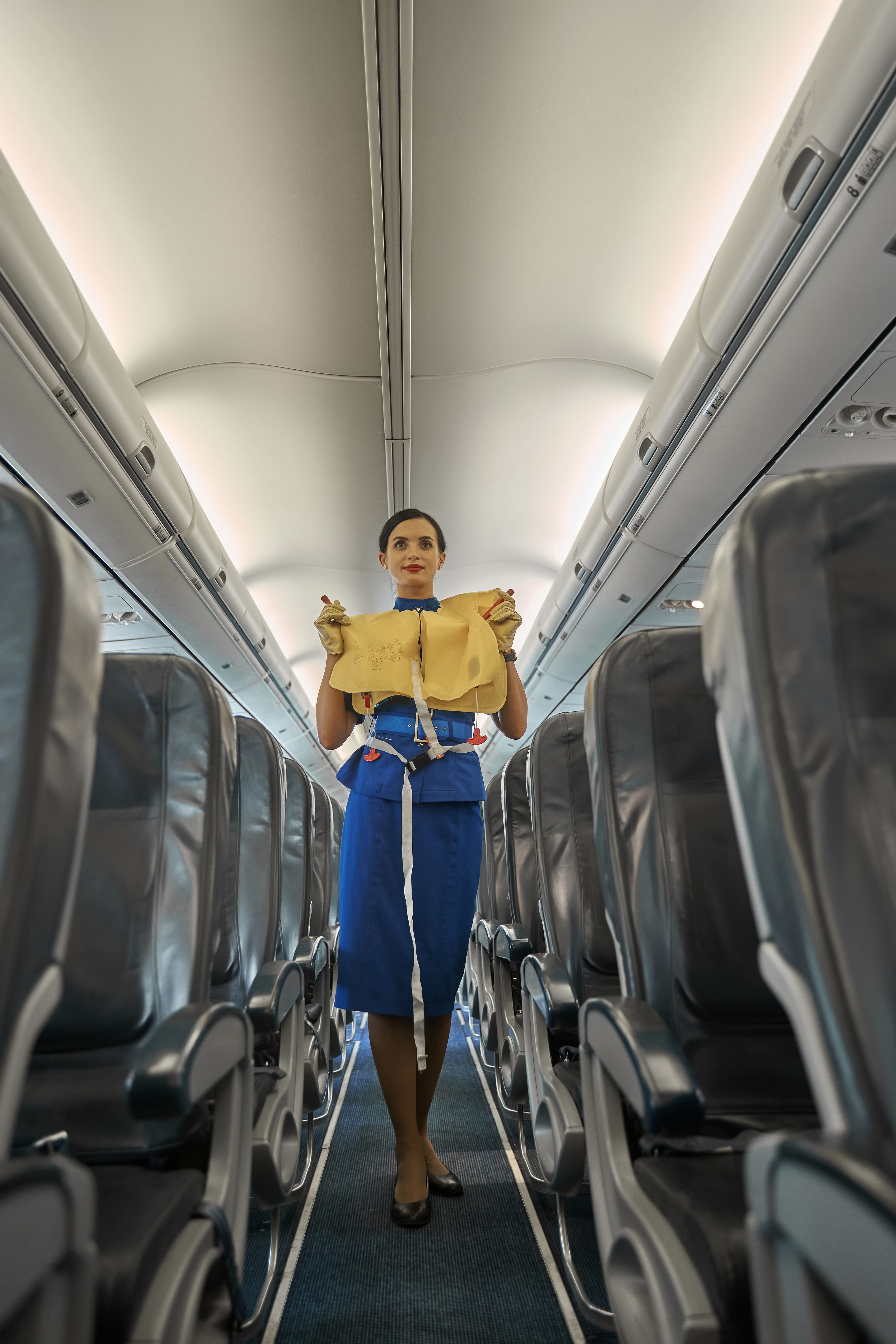escuelas para estudiar el curso de auxiliar de vuelo